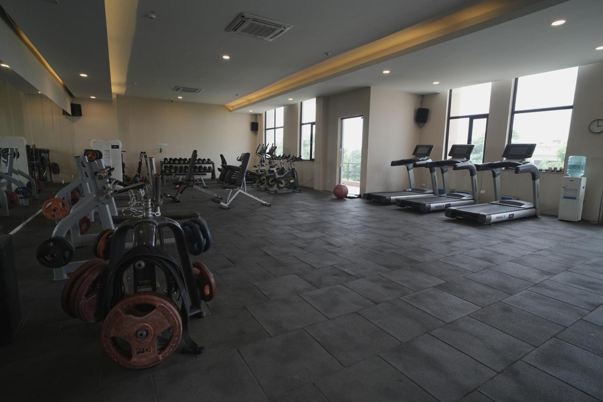 Tdi Club Retreat Sector-110 Hotel Mohali Luaran gambar